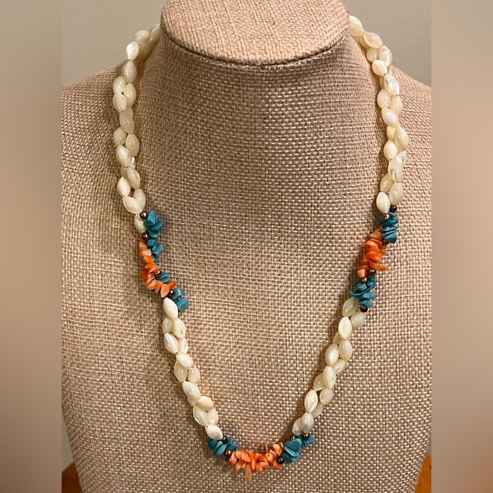 Vintage Necklace Southwest Santo Domingo style Turquoise Coral Shell barrel